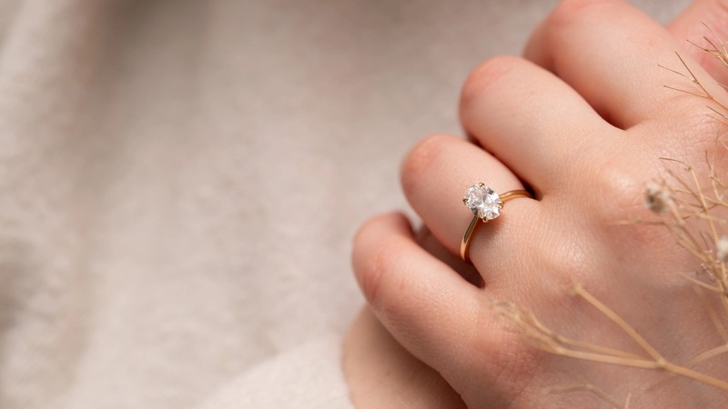 Is It Okay to Propose with a Lab Diamond Engagement Ring?